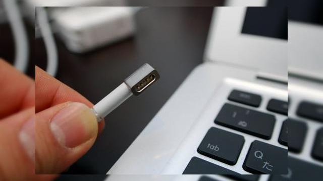 <b>Viitorul tehnologiilor iPad și iPhone: porturi MagSafe, stylus special pentru iPad, Încărcare wireless</b>Apple pare a avea planuri mari pentru viitoarea sa tableta iPad, dar și pentru handseturile iPhone și vorbim aici despre tehnologii de nouă generație, pe care le-am văzut deja pe laptopuri de exemplu. Una dintre acestea este tehnologia MagSafe, care...