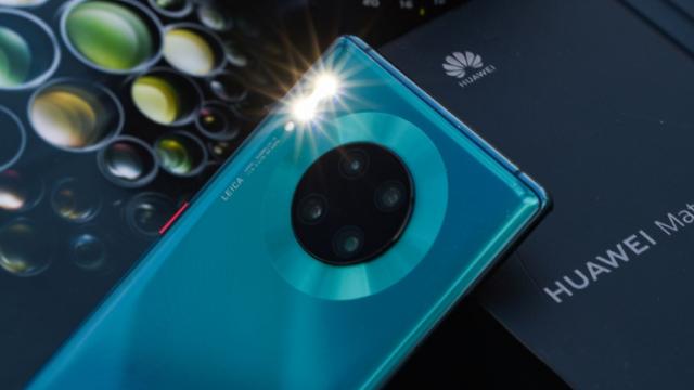 <b>Reduceri de 50% la accesorii + preţ tăiat pentru telefon; Ce oferte speciale a pregătit Huawei pentru lansarea lui Mate 30 Pro de mâine, 1 februarie 2020</b>Mâine, pe 1 februarie Huawei începe să pună în vânzare telefonul Huawei Mate 30 Pro, printr-un eveniment special organizat la Băneasa Shopping City. Acolo va avea loc între orele 14:00 şi 16:00 un workshop 