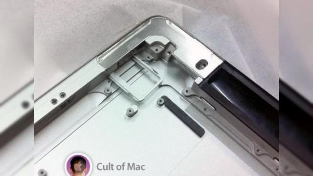 <b>Avalanșă de componente iPad 3/iPad 2S oferă indicii cu privire la design; Iată imagini!</b>Acum că se tot vorbește despre începutul lui martie drept perioada în care va fi anunțat iPad 3/iPad 2S, au început să apară tot mai multe componente ale tabletei pe web. Acestea își fac apariția în imagini precum cele de mai jos. Ele...