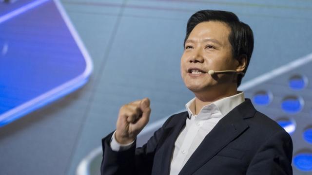 <b>CEO-ul Xiaomi atacă Samsung Galaxy S20 pentru preţul mare şi "zgârcenia" de a pune camera de 108 MP doar pe Ultra</b>CEO-ul şi cofondatorul Xiaomi, Lei Jun a postat pe rețeaua de socializare Weibo câteva concluzii după conferinţa Samsung de aseară, cea de lansare a lui Galaxy S20. Oficialul a oferit cu această ocazie şi noi