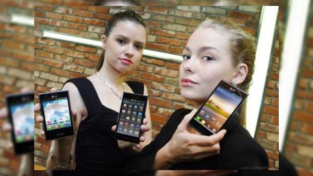 <b>LG anunța 3 noi telefoane; Misterul seriei L dezvăluit: LG L3, L5, L7 vin la MWC 2012</b>Vă informam cu puțin timp în urmă de teaserul LG bazat pe literă "L" de pe pagina sa de Facebook. Ei bine acum teaserul s-a transformat într-un anunț, cel al seriei de telefoane LG Optimus L, care include 3 noi modele: L3, L5 și L7. Toate 3 vor fi...
