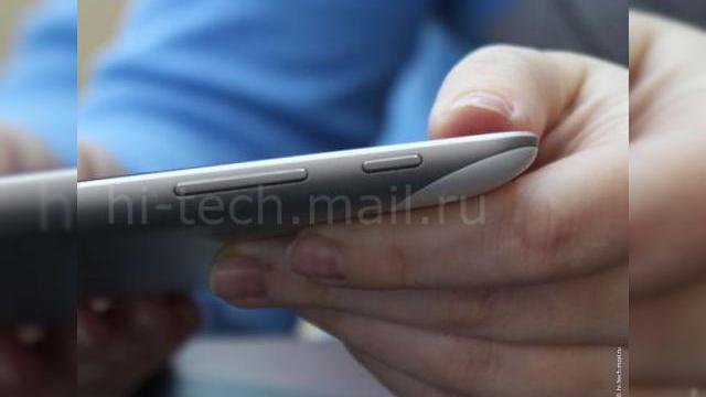 <b>Huawei MediaPad 10 acum În imagini, Înainte de MWC 2012</b>Pe lângă tableta Huawei MediaPad pe care o avem în teste, modelul de 7 inch, va mai există și o variantă de 10 inch, despre care nu se știe prea multe. și totuși redactorii ruși de la hi-tech.mail.ru au avut ocazia să pună mâna pe acest...