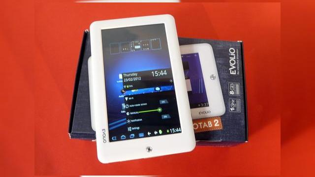 <b>Evolio Evotab 2 Unboxing - scoatem din cutie tableta românească cu prețul cel mai accesibil (Video)</b>Evolio Evotab 2 versus Allview Alldro Speed este un duel între tablete autohtone care se desfășoară de ceva vreme. Toată lumea vrea să afle care model este mai bun, care preț este mai avantajos și ce putem alege. Dacă lui Allview Alldro Speed...
