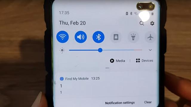 <b>Date personale şi datele cardurilor scăpate de Samsung când a trimis mesajul misterios cu "1" (Find My Mobile)</b>Cu câteva zile în urmă mulţi posesori de telefoane Samsung s-au mirat că au primit un mesaj care continua doar cifra "1". Era vorba despre un test al funcţionalităţii Find My Mobile, dar se pare că nu a fost totul aşa inocent, pentru că Samsung tocmai a..