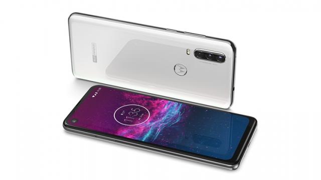 <b>Turul Magazinelor #671: Două telefoane midrange sub 800 lei, Amazon Fire TV 4K la ofertă, cel mai ieftin Xiaomi Mi 9T</b>Încă o zi şi încă un Tur al Magazinelor, de această dată doldora de telefoane. Din cele 6 produse selectate, jumătate sunt telefoane şi toate au preţ bun. Câteva dintre ele sunt hituri, apărând 