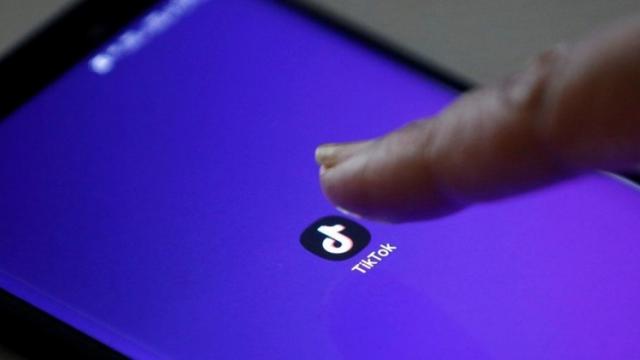 <b>“TikTok este spyware” conform CEO-ului Reddit; Iată argumentele sale</b>CEO-ul Reddit, Steve Huffman nu are o părere deloc bună despre TikTok, una dintre cele mai populare reţele de socializare ale momentului. Platforma de clipuri scurte în stil