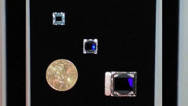 <b>Ce se ascunde În spatele camerei de 41 megapixeli a telefonului Nokia 808 PureView</b>Atunci când am scris prima oară despre noul telefon Nokia 808 PureView și camera sa de 41 megapixeli, reacțiile au fost contradictorii. Multe persoane nu au crezut că rezoluția este reală sau că senzorul de pe acest handset este capabil de...
