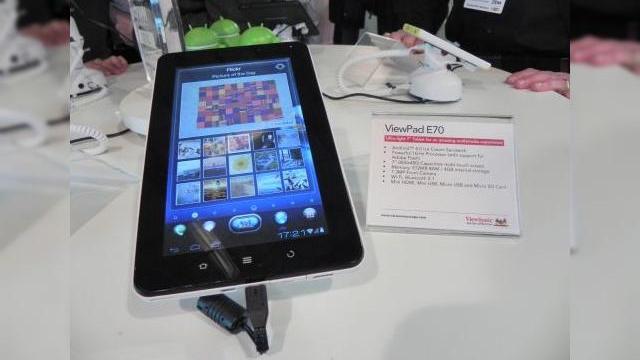 <b>MWC 2012: ViewSonic ViewPad E70 Hands On - tableta Android 4.0 entry level cu interfață 3D (Video)</b>Dacă ați urmărit și alte experiențe hands-on ale noastre de la Mobile World Congress cu terminale ViewSonic, ați observat cu siguranță faptul că toate telefoanele și tabletele companiei au parte de o interfața 3D unică. Este și cazul lui...