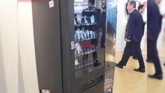 <b>Aparat de Împărțit pișcoturi pentru evenimente social media :)</b>Dacă ne-ați urmărit săptămâna aceasta și ați citit relatările lui Zsolt, în articolul lui de final de MWC 2012, ați observat probabil că a amintit de un automat care servește pe bază de scanare de cod QR via internet. Ei bine acest aparat a...