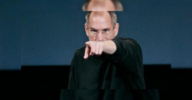 <b>Rigurozitatea lui Steve Jobs desființată! Apple Își călcă În picioare principiile și acceptă licențierea tehnologiilor sale către rivali</b>Steve Jobs probabil ar fi făcut o criză de nervi dacă mai era în viață și vedea ce decizie a luat Apple acum. Aflați că gigantul din Cupertino a decis să pună la dispoziție licențele pentru tehnologiile sale rivalilor de la Motorola și...