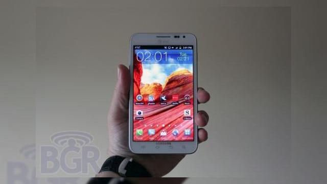 <b>Samsung ar putea cumpăra licența pentru BlackBerry 10 OS</b>Oare câte sisteme de operare mobile va mai sprijini sau inventa Samsung până să renunțe la Windows Phone și Android? Se zvonește de ceva vreme că Samsung își cauta independenta și nu este mulțumită de tratamentul preferențial primit de...