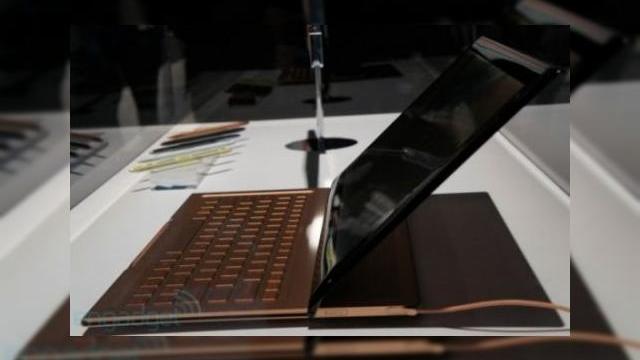 <b>Sony lucrează la o tabletă hibrid din Seria U, cu design stil ASUS Eee Slider și Windows 8</b>La începutul acestui an, în cadrul CES 2012, Sony a prezentat o tabletă hibrid cu Windows 8. Device-ul este unul bazat pe un mecanism glisant și include atât o tastatură fizică, cât și un display touch de mari dimensiuni. Device-ul amintea ușor...