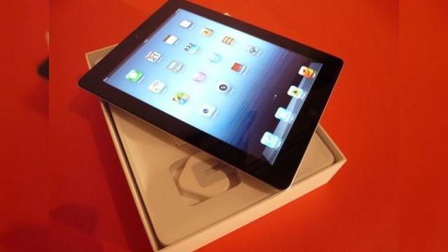 <b>Internet iPad - plan dedicat pentru noul iPad de la Vodafone România</b>Vodafone a promis că va oferi planuri tarifare pentru noul iPad și uite că odată cu lansarea oficială au și adus o opțiune denumită . Pentru 11 euro pe lună vă puteți conecta la rețeaua Vodafone 3G cu viteze de până la 21.6 Mbps. &nbsp; Se...