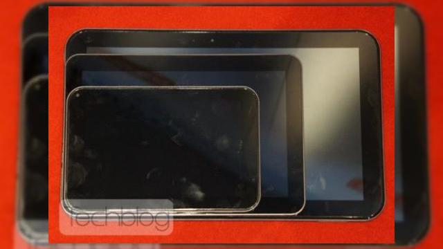 <b>Toshiba AT330, tableta de 13 inch comparată cu alte modele cu diagonală mai mică (Video)</b>Toshiba a avut parte de ceva acoperire în presă în ultima săptămână, atât prin intermediul unei tablete de 13 inch prezentată oficial de către producătorul asiatic, cât și prin intermediul unui device de 7 inch descoperit în Italia (LT170)....