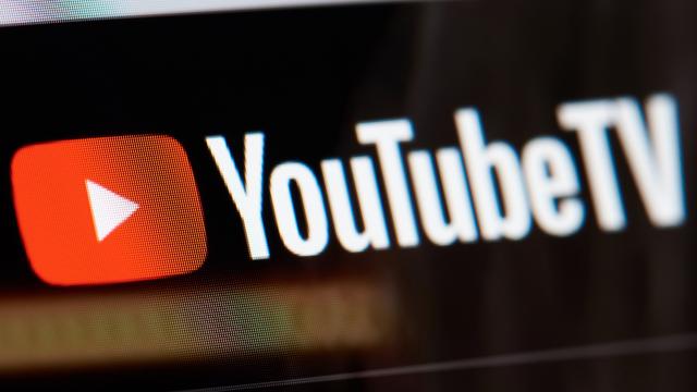 <b>YouTube TV în varianta pentru Android primește acum o temă întunecată; Serviciul rămâne în continuare exclusiv celor din SUA</b>Printre produsele din portofoliul Google avem și YouTube TV - serviciu de televiziune online care în continuare rămâne exclusiv publicului din Statele Unite și care pentru o taxă lunară de 49.99 dolari oferă acces la peste 70 canale TV