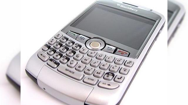 <b>Ce șanse mai are RIM să scape de faliment?</b>Știu că situația lor nu este prea roz în acest moment, dar nu se poate spune că au intrat cu ambele picioare în groapă. Evoluția de pe piața smartphone-urilor din ultima perioadă - 2 - 3 ani de zile - i-a prins fără o strategie adecvată și...