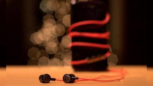 <b>Căștile Beats nu vor mai fi oferite cu viitoarele telefoane HTC! Strategie confuză a taiwanezilor!</b>într-o mutare pe care chiar nu o înțeleg, se pare că HTC nu va mai oferi la pachet cu telefoanele sale perechi de căști Beats by Dr Dre, cel puțin nu în cazul viitoarelor smartphone-uri. Au trecut doar câteva luni de la lansarea primelor...