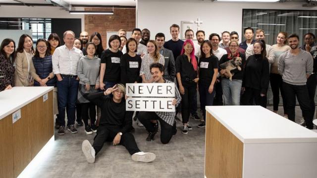 <b>OnePlus îşi reduce cu până la 80% numărul de angajaţi din Europa; Iată unde se fac disponibilizări</b>OnePlus a anunţat în ultimele zile intenţia de a îşi reduce personalul din Europa, chiar şi cu 80% în unele ţări. Măsura vine imediat după lansarea telefoanelor din gama OnePlus 8 şi ar putea fi de rău augur pentru extinderea companiei şi proeminenta sa..