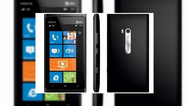 <b>Nokia recunoaște un bug de utilizare la Lumia 900 și ofertă 100 dolari pe facturile AT&T</b>Nokia a lansat smartphone-ul său de top - Lumia 900 - în SUA și se pare că au apărut unele probleme. Și la Lumia 800 au recunoscut că Wi-Fi-ul și autonomia nu sunt ok. Au lansat o serie de update-uri care să rezolve aceste probleme. Până la...