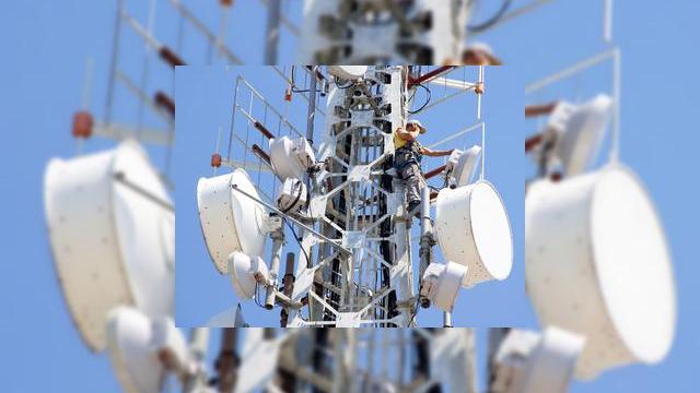 <b>Ne pregătim de servicii 4G În România! Guvernul face primii pași În această privință!</b>Se pare că în sfârșit se mișca ceva și în România cu privire la evoluția segmentului telecom! Astfel, aflăm că Guvernul a decis printr-o ordonanță de urgență adoptată în ședința de ieri transferarea unor benzi de frecvență de la...