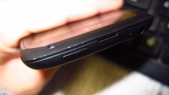 <b>Val de bunăvoința de la producătorii de telefoane - HTC va Înlocui terminalele One S cu probleme!</b>E o primăvară a recunoașterii și a asumării responsabilităților pentru producătorii de telefoane, astfel că după ce ieri Nokia promitea să schimbe telefoanele Nokia Lumia 900 cu probleme la conectarea la internet și să ofere 100 de dolari...