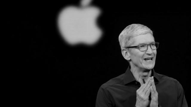 <b>Tim Cook insistă că iPhone SE e mai rapid decât cele mai rapide telefoane Android, e convins că va converti clienții rivalilor</b>Cine face parte din comunitatea Mobilissimo de pe Facebook şi a citit şi articolele noastre din ultima vreme a remarcat că de fiecare dată iPhone SE 2020 atrage o sumedenie de comentarii, dispute şi reacţii puternice. Cert e că toată lumea simte nevoia..