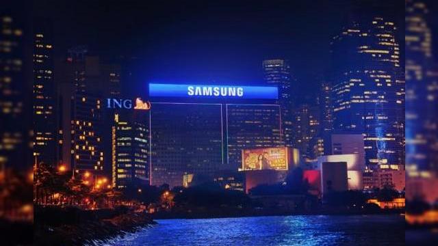 <b>Samsung Galaxy S III - noi zvonuri despre lansare, variantele puse În vânzare</b>După ce am aflat că avem planuri pe 3 mai, când se va lansa Samsung Galaxy S III în cadrul unui eveniment oficial, acum au început să apară zvonuri și despre sosirea în magazine a acestui produs și variantele în care va fi comercializat. Cei de...