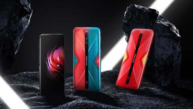 <b>Nubia Red Magic 5G are un mod ascuns prin care poți seta rata de refresh a ecranului la 120Hz</b>Printre cele mai apreciate smartphone-uri de gaming ale momentului îl avem și pe Nubia Red Magic 5G, telefon anunțat inițial la mijloc de lună martie și pus în vânzare la nivel global în urmă cu doar două săptămâni