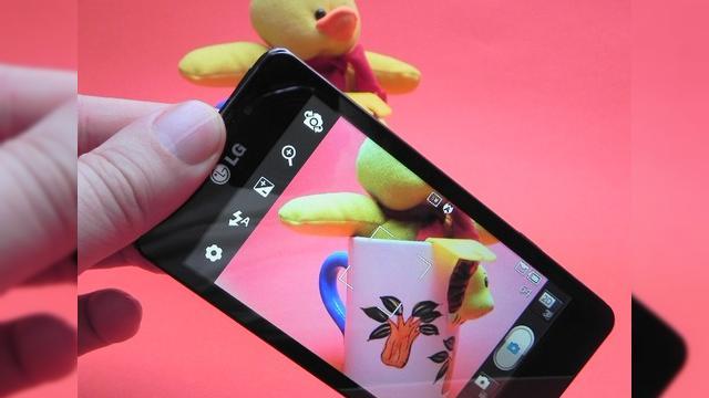 <b>LG Optimus 3D Max vine În Europa</b>Mobilissimo.ro va prezentat în premieră un review la acest smartphone. Abia în zilele următoare va debuta pe unele piețe europene. Prima pe care va intra este Germania. Nu se știe nici măcar un preț aproximativ. &nbsp; Observați că LG a...