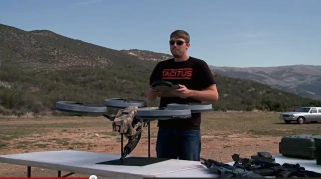 <b>Drona controlată de iPad acum și cu mitralieră la bord! Cum devine o jucărie arma (Video)</b>Cei de la FPSRussia au postat un clip foarte interesant în care vedem clasică drona tip elicopter de jucărie cu 4 elice, dar în varianta dotată cu mitralieră. Controlată cu ajutorul unui iPad, jucăria zburătoare doboară ținte și incendiază...