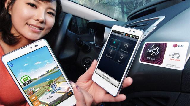 <b>LG și rezulatele financiare din Q1 2012</b>Se pare că în cele din urmă LG a găsit o cale de a face profit și prin intermediul diviziei sale de telefoane mobile. LG a lansat multe telefoane la MWC Barcelona 2012 și așteptăm debutul lor și pe piața locală. Nu s-au mai grăbit ca la primul...