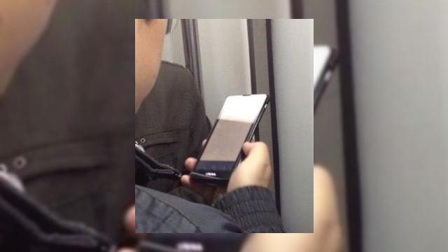 <b>Sony Xperia LT29i, telefon cu camera de 13 MP, procesor Snapdragon S4 Pro ni se dezvăluie</b>în ciuda faptului că Sony are câteva telefoane interesante din seria Xperia gata să cucerească piață, le lipsește totuși un model cu adevărat puternic care să se bată de la egal cu Galaxy S III și HTC One X. Acesta ar putea fi Sony Xperia...