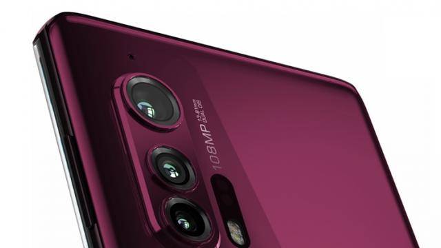 <b>Motorola Edge+ prinde doar locul 20 în clasamentul DxoMark; Iată cum arată testele sale foto/video</b>Motorola Edge+ a debutat luna trecută şi a readus Motorola pe platoul select al flagship-urilor. Inevitabil a sosit şi testul francezilor de la DxOMark, dar Moto Edge+ nu a urcat prea mult în clasament