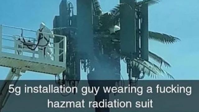 <b>Cei care au picat testul Darwin sabotează antenele 5G cu lame de ras şi ace mai nou; Atacă și inginerii operatorilor</b>Dacă vă era dor de una dintre ştirile cu conspiraţionişti care sabotează antene 5G, se pare că ele revin. Fenomenul continuă şi în iunie, după ce pe parcursul primăverii o serie de incendieri de antene