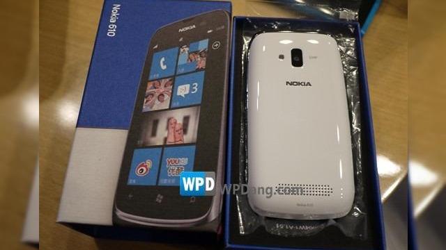 <b>Nokia Lumia 610 Lansat În China, preț pe jumătate față de cel al lui Lumia 800</b>Iată că Nokia Lumia 610, primul model low end Windows Phone de la Nokia a debutat în China, unde se va vinde la jumătate din prețul lui Lumia 800. Nokia Lumia 800, sau mai bine zis Lumia 800C, în varianta să chineză a fost primit cu entuziasm de...