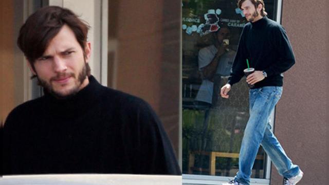 <b>Clona lui Steve Jobs?! Nu, doar actorul care Îi va juca rolul, Îmbrăcat În hainele trademark Jobs</b>După cum probabil știți deja se lucrează la două proiecte de filme despre viața lui Steve Jobs, iar în unul dintre ele a fost deja ales actorul principal: Ashton Kutcher. Pe Kutcher îl știți din ultimul sezon "Doi bărbați și jumătate", dar...