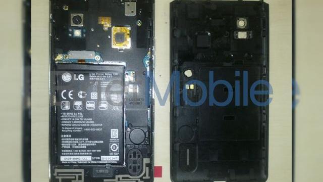 <b>Imagini proaspate cu următorul super-telefon: LG Eclipse 4G LTE, Încă un terminal cu 2 GB RAM</b>Dacă în această săptămână s-a vorbit mult despre primele telefoane cu 2 GB RAM și anume LG Optimus LTE 2 și o variantă specială de Galaxy S III pentru Japonia, ei bine aflați că mai există un model. Este vorba despre LG Eclipse 4G LTE, care...