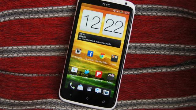 <b>HTC One X vs Samsung Galaxy S III - care este mai ieftin de achiziționat la abonament/ la liber?</b>Samsung Galaxy S III va debuta pe plan local din 29 mai 2012 și companiile de telefonie mobilă au anunțat planurile tarifare. HTC One X a sosit în aprilie 2012 și poate fi cumpărat în variantele albă și neagră, iar unele magazine au afișat...