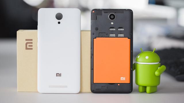 <b>Quickmobile a vândut 150 de smartphone-uri Xiaomi Redmi Note 2 într-o singură oră, în urma reducerii preţului cu 33%</b>Quickmobile.ro oferea o reducere atractivă pentru telefonul Xiaomi Redmi Note 2 în ultimele 24 de ore, astfel că preţul terminalului a scăzut de la 899 lei la 599 lei. Reducerea de 33% a dus la epuizarea stocului acestui model în timp...