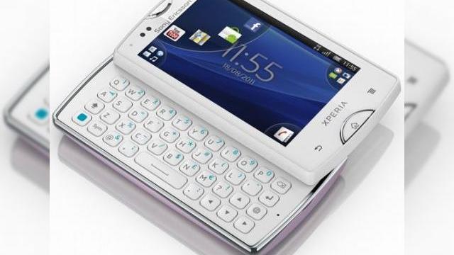 <b>Sony Xperia mini pro a primit Android 4.0 ICS alături de Xperia mini, Xperia active, Live with Walkman</b>Unul dintre puținele telefoane Android cu tastatură qwerty culisantă a primit 4.0 Ice Cream Sandwich. Este vorba despre Xperia mini pro. Ar trebui să-l primiți via OTA și nu ar strica să faceți o verificare. Au mai primit Android 4.0 și...