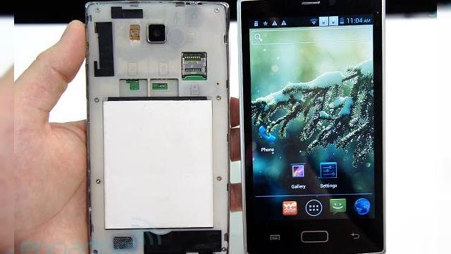 <b>Jetway Alfar 560, un Galaxy Note low end clonat?! (Video)</b>Jetway este un producător de plăci de bază care s-a aventurat în universul smartphone-urilor, de unde ne oferă ceea ce pe hârtie arata ca o clonă low end de Galaxy Note. E vorba aici despre telefonul/phablet Alfar 560, pe care îl vedeți în...