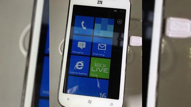 <b>ZTE Tania debutează În China, Încă un model Windows Phone gata să cucerească piața locală</b>Nokia Lumia 800 a stârnit mari pasiuni în China, generând cozi în fața magazinelor care vindeau acest terminal. Acum un alt model Windows Phone poposește în această țară, ZTE Tania. Acest telefon este deja disponibil în țări ca Marea...