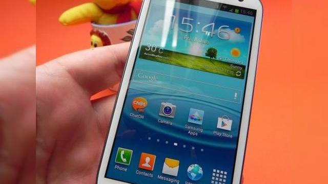 <b>Review Samsung Galaxy S III - smartphone quad core cu funcții atractive, asistent virtual inutil, design alunecos (Video)</b>Se pot spune multe despre Samsung Galaxy S III, dar în general e bine să lași cifrele să vorbească. 4 core-uri și 9 milioane de unități precomandate, cam asta putem spune pentru început despre el. Cele nouă milioane de unități au venit ca...