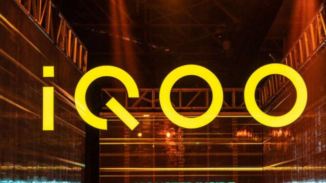 <b>Revin tabletele de gaming! Vivo pregătește lansarea modelului iQOO Pad cu dotări high-end și încărcare rapidă</b>De la ultima tabletă de gaming au trecut ani buni, asta dacă nu luăm în calcul modele optimizate pentru performanțe superioare în jocuri precum a fost cazul lui Huawei MediaPad M6 Turbo de anul trecut