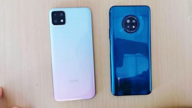 <b>Huawei Enjoy 20 şi Enjoy 20 Plus apar în imagini live: unul are cameră pătrată, celălalt rotundă în stil Mate 30 Pro</b>Huawei a lansat un model Enjoy 20 Pro în iunie, iar acum se pregăteşte să ne aducă alte două modele din această gamă. E vorba despre Huawei Enjoy 20 şi Huawei Enjoy 20 Plus, care tocmai au apărut în fotografii live. Recapitulăm dotările lor şi descoperim