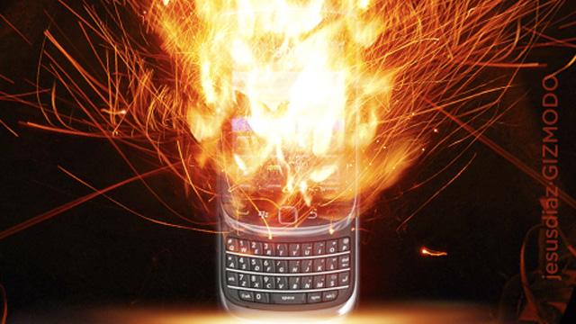 <b>Adio BlackBerry! RIM amâna BlackBerry 10 OS și concediază 5000 de angajați</b>29 iunie va fi ținută minte drept ziua în care BlackBerry-urile au încetat să existe. Deja situația canadienilor de la RIM era dezastruoasă, cu nici un model nou de telefon lansat în ultima jumătate de an sau chiar mai mult. Așteptăm cu toții...