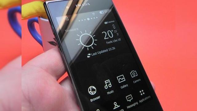 <b>LG Prada 3.0 primește Android 4.0 Ice Cream Sandwich În Germania și Italia</b>LG a lansat o serie de telefoane în 2012, dar puține dintre ele au ajuns până la acest moment și în România. Unul dintre ele este LG Prada 3.0 ce-l găsiți în oferta quickmobile.ro pentru 1.499 lei. Vorbim de un smartphone dual-core cu un design...