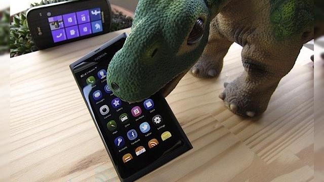 <b>MeeGo Învie sub forma lui Jolla, un startup care va duce mai departe munca echipei Nokia N9; Vine Nokia N10?!</b>După cum probabil știți deja, echipa de la Nokia care a creat telefonul Nokia N9 și MeeGo a plecat deja de la compania finlandeză. Din fericire experții rămân tot în domeniu și au pornit deja un startup pe numele de Jolla. Tot Jolla se numește...