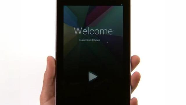 <b>Google publică un ghid de utilizare pentru Începători a tabletei Nexus 7 (video)</b>Așteptăm cu interes ca tableta Google Nexus 7 să fie importată și în țara noastră. A fost prezentată la Google I/O la mijlocul lui iunie 2012, primul device cu Android 4.1 Jelly Bean din fabrică. Aduce display IPS de 7 inch cu rezoluție...