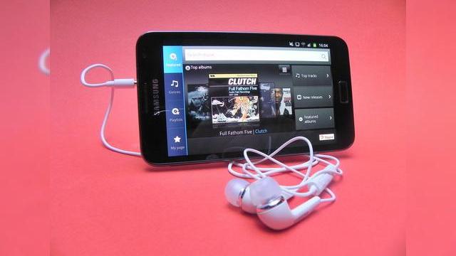 <b>Samsung Galaxy Note - analiză a ofertelor Cosmote, Orange și Vodafone pentru smartbletul de 5.3 inch</b>Galaxy Note a fost prezentat la IFA Berlin 2011 și peste câteva săptămâni vom afla detaliile legate de a doua generație la care se spune că display-ul a crescut de la 5.3 inch la 5.5 inch, ar avea procesor quad-core ca și Samsung Galaxy S III și...